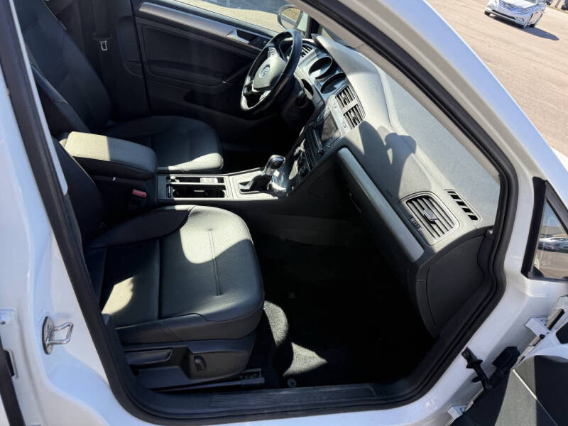 2015 Volkswagen e-Golf SEL Premium