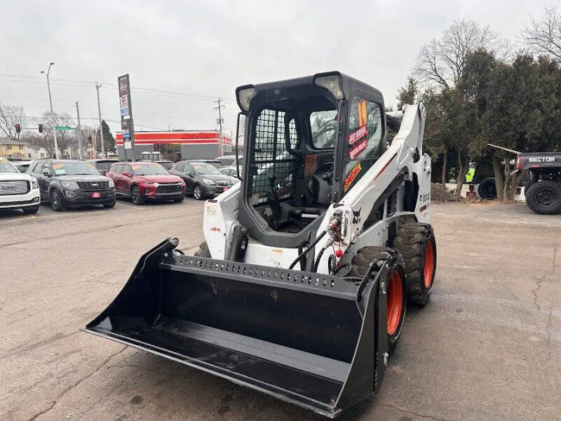 2014 Bobcat S590 TWO SPEED SKID STEER LOAD