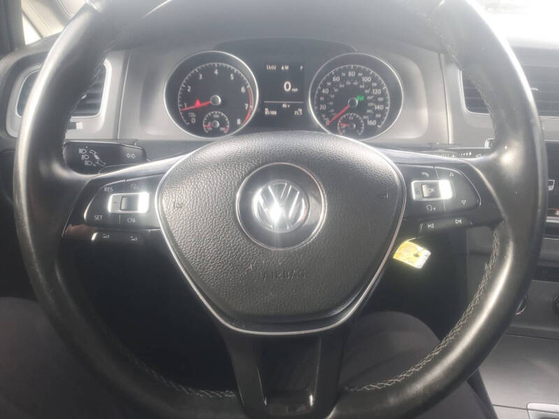 2015 Volkswagen Golf TSI S
