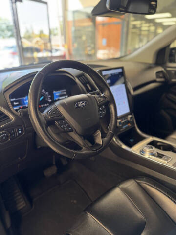 2022 Ford Edge Titanium