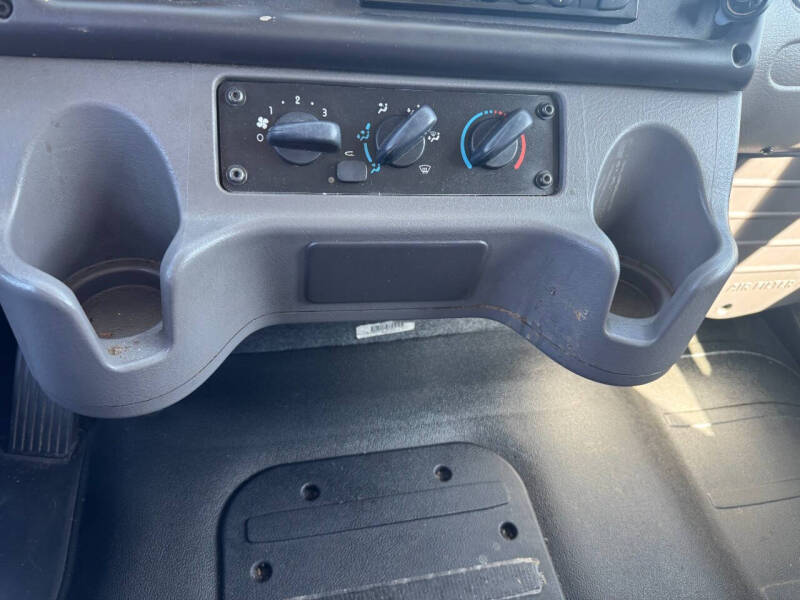 2018 Freightliner M2 106