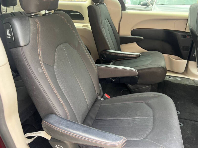 2017 Chrysler Pacifica LX