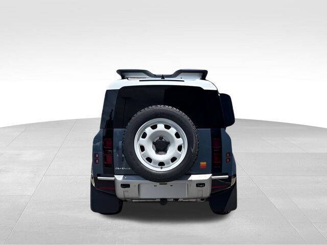 2025 Land Rover Defender 110 P300 S