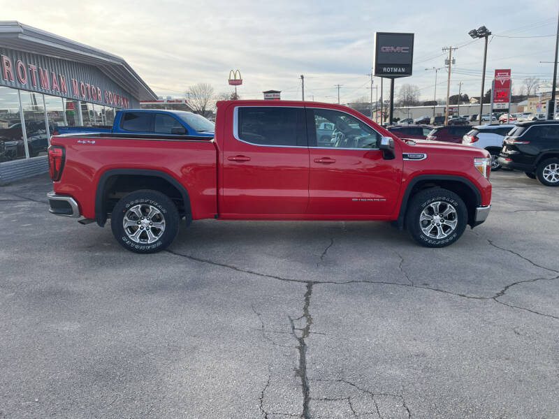 Used 2021 GMC Sierra 1500 SLE with VIN 3GTU9BED5MG430381 for sale in Maquoketa, IA