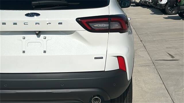 2025 Ford Escape Hybrid ST-Line