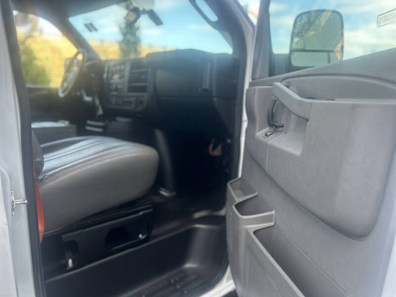 2017 Chevrolet Express 2500