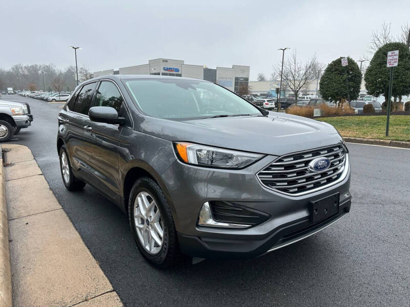 2022 Ford Edge SEL photo 2