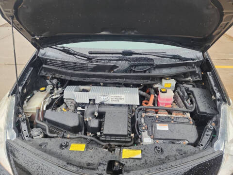 2014 Toyota Prius v Five