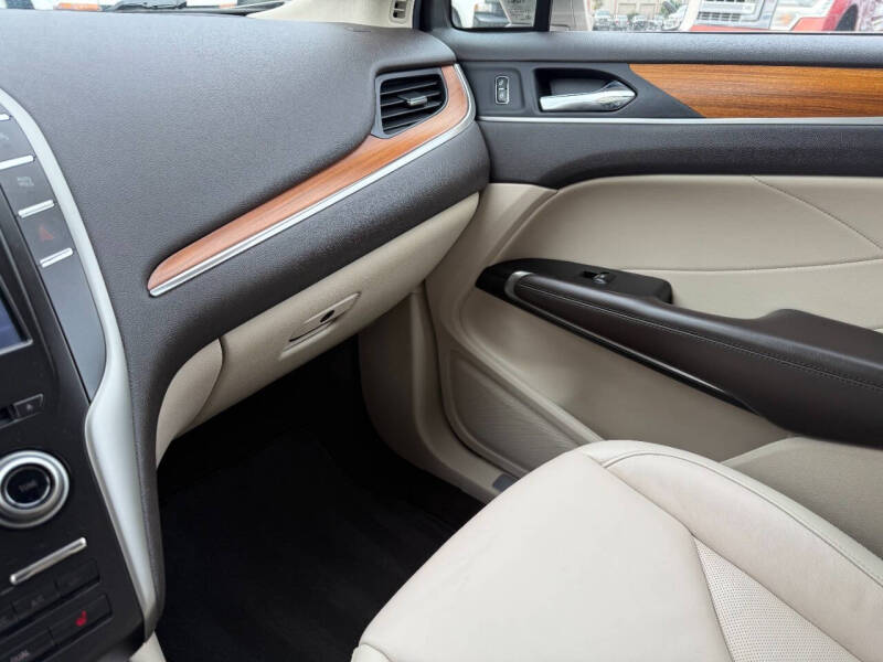 2019 Lincoln MKC Select