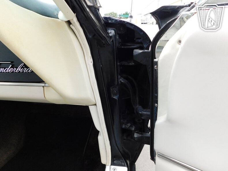 1966 Ford Thunderbird