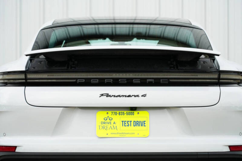 2024 Porsche Panamera 4