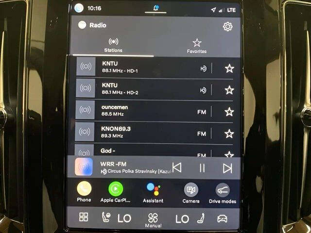 2025 Volvo XC60 B5 Core Dark Theme