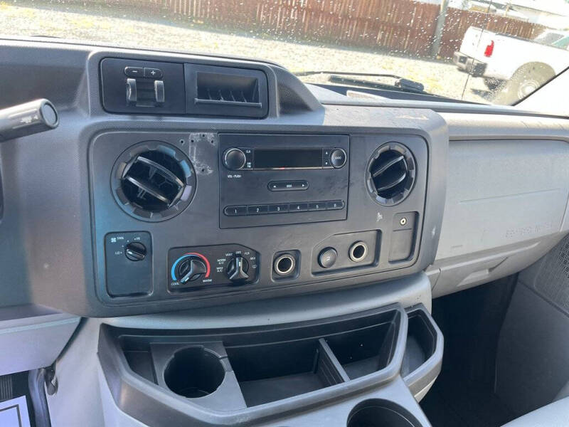 2014 Ford E-Series E-350 SD