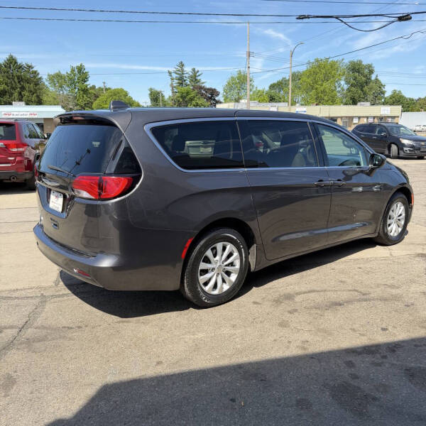 2017 Chrysler Pacifica Touring