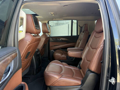 2017 Cadillac Escalade ESV Luxury