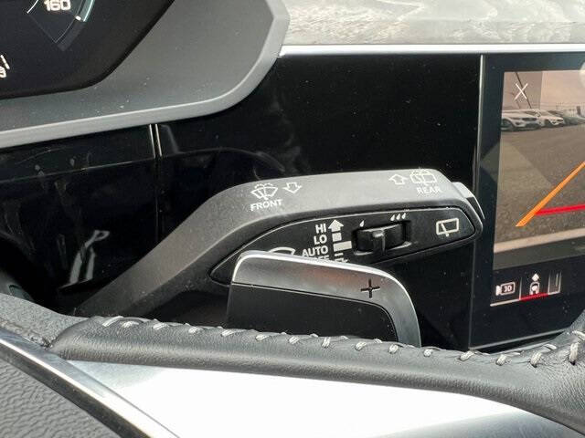 2021 Audi e-tron quattro Premium