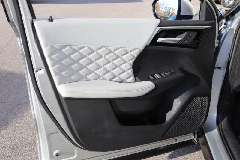 2023 Mitsubishi Outlander PHEV SEL