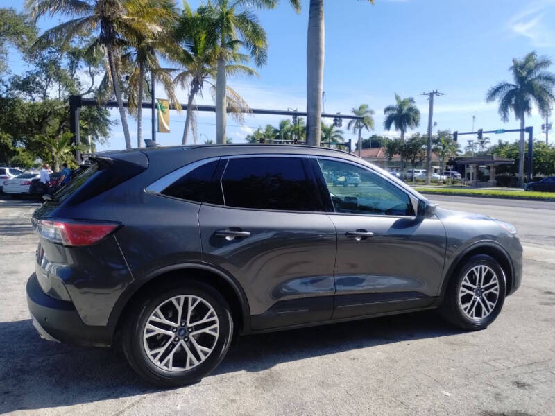 2020 Ford Escape SEL