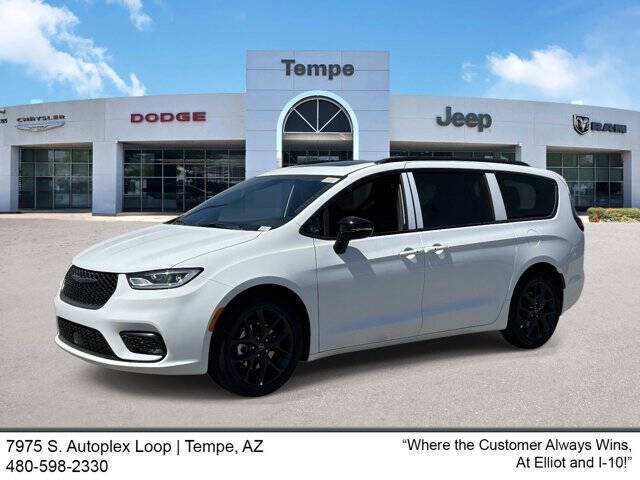 2026 Chrysler Pacifica Select