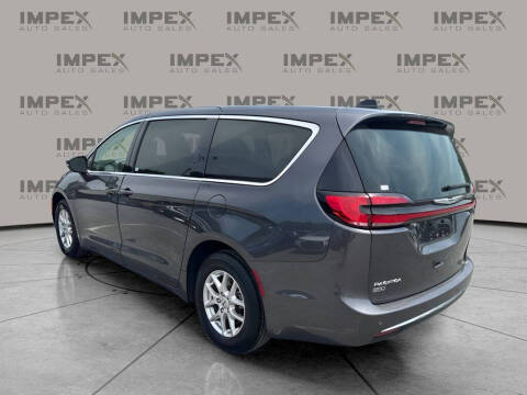 2023 Chrysler Pacifica Touring L