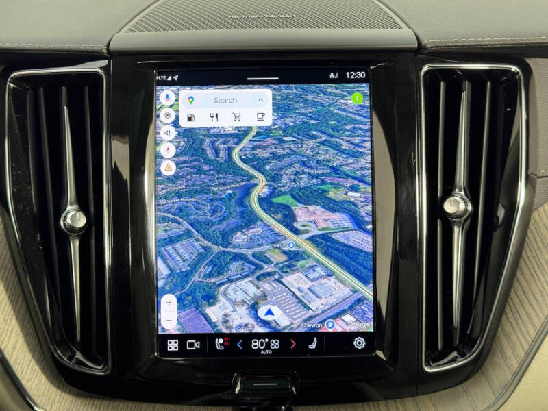 2023 Volvo XC60 B5 Ultimate Dark Theme