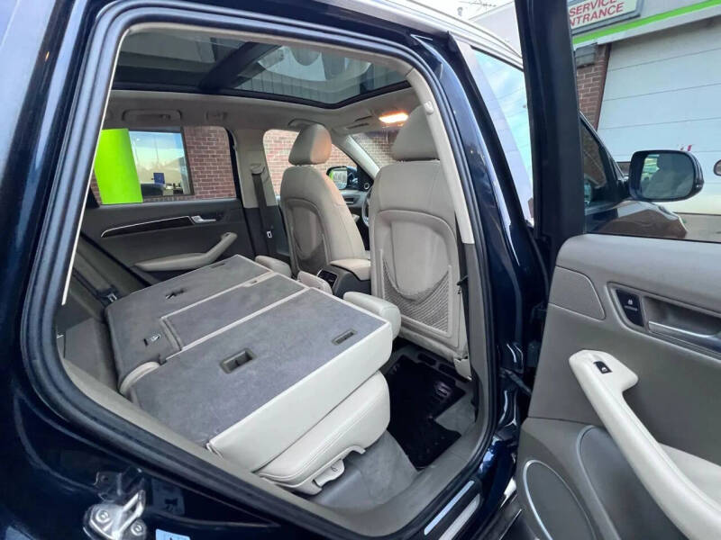 2011 Audi Q5 2.0T quattro Premium Plus