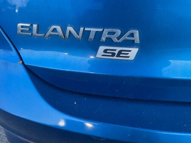 2017 Hyundai Elantra SE photo 4