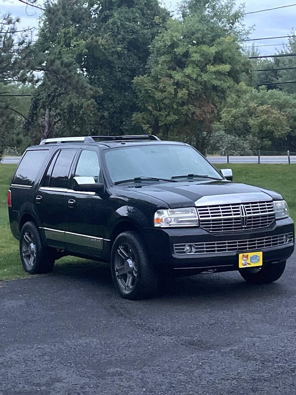 2010 Lincoln Navigator for sale at Town Auto Inc in Clifton Park, NY