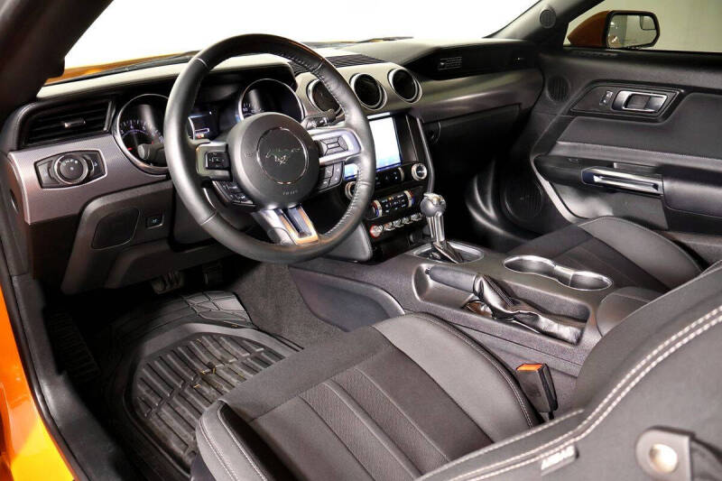 2020 Ford Mustang EcoBoost