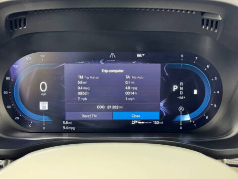 2023 Volvo XC60 B5 Ultimate Dark Theme