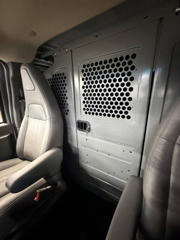 2023 GMC Savana 2500