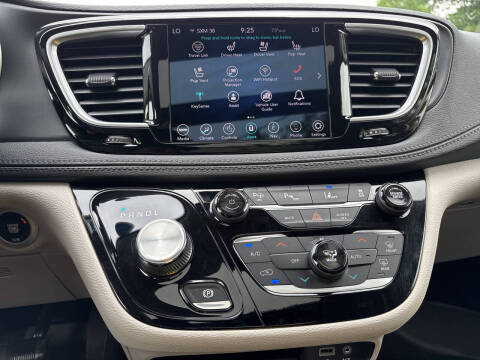 2020 Chrysler Pacifica Hybrid Limited