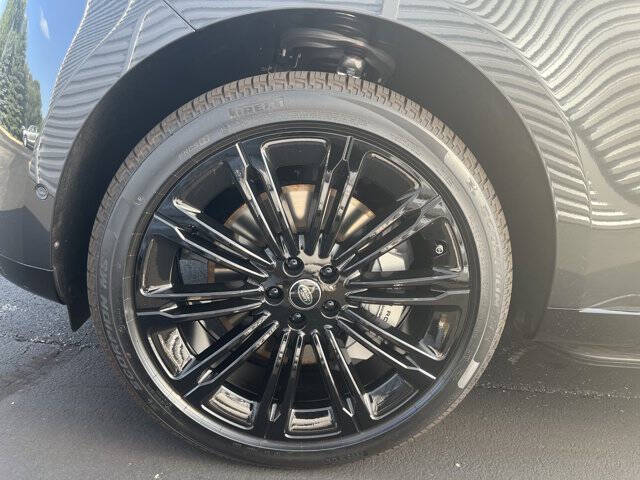 2025 Land Rover Range Rover P530 SE