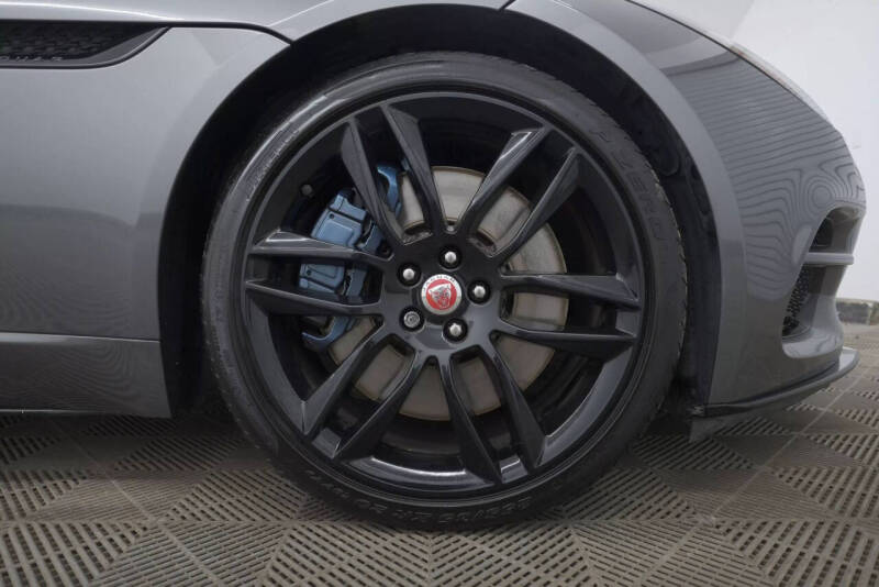 2018 Jaguar F-TYPE R