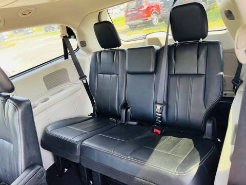 2012 Chrysler Town and Country Touring