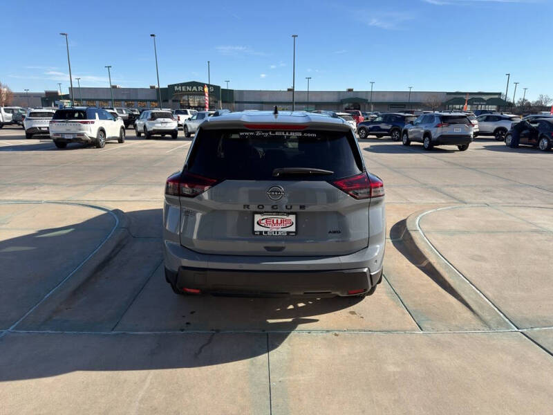 2026 Nissan Rogue Dark Armor