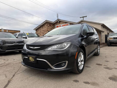 2017 Chrysler Pacifica Touring-L
