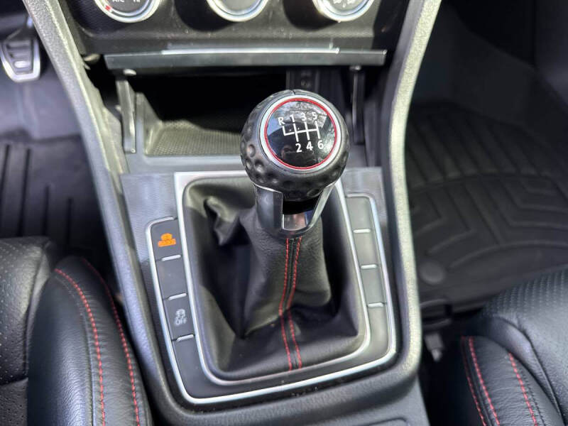 2017 Volkswagen Golf GTI S