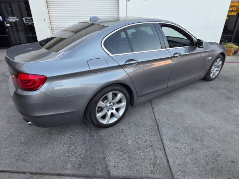 2012 BMW 5 Series 550i
