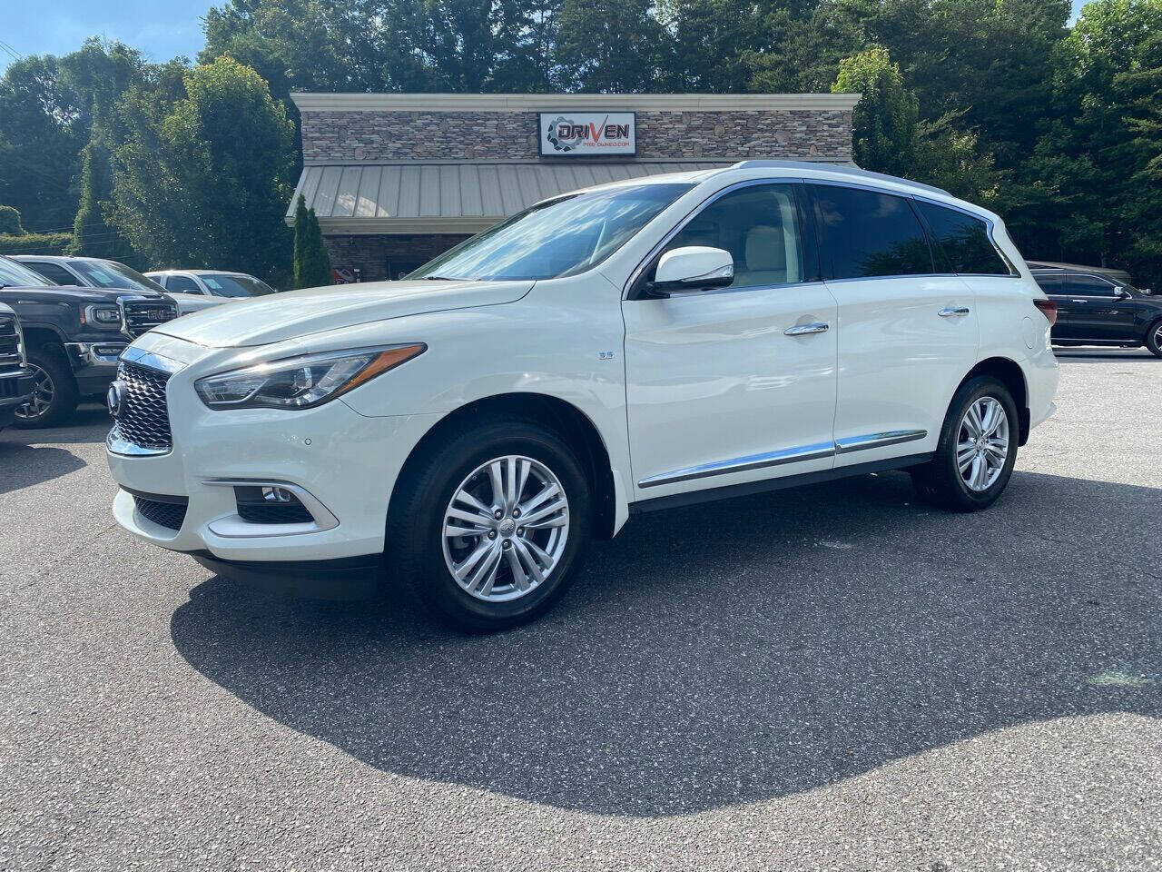 2016 INFINITI QX60 for sale at Driven Pre-Owned in Lenoir, NC