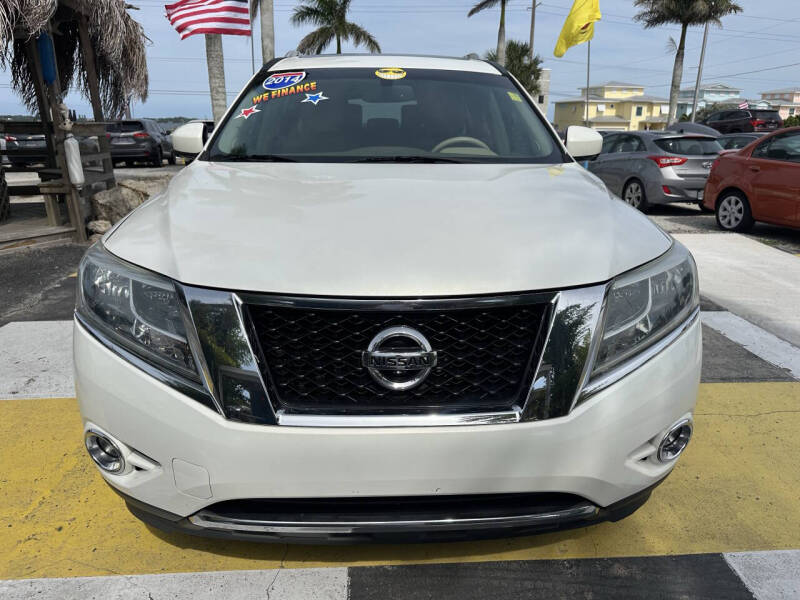 Used 2014 Nissan Pathfinder Platinum with VIN 5N1AR2MN2EC639042 for sale in Melbourne, FL