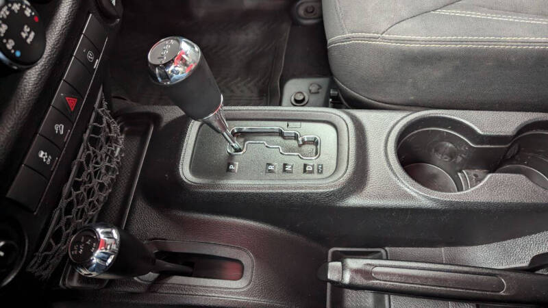 2016 Jeep Wrangler Unlimited Sahara 75th Anniversary