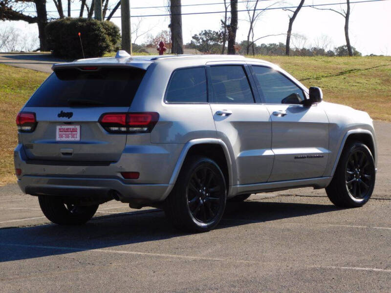 2019 Jeep Grand Cherokee Laredo