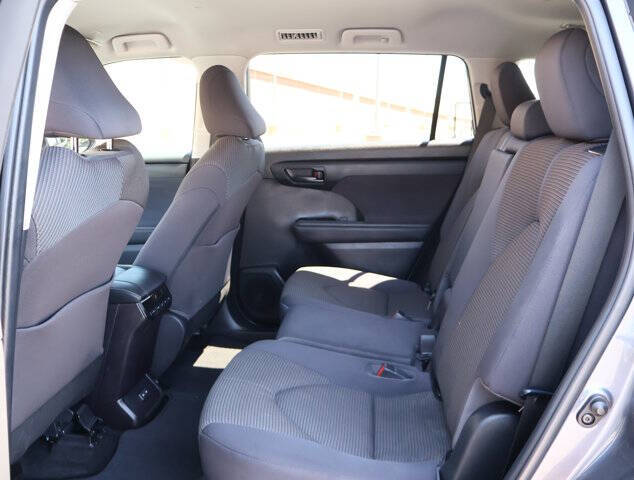 2023 Toyota Highlander LE
