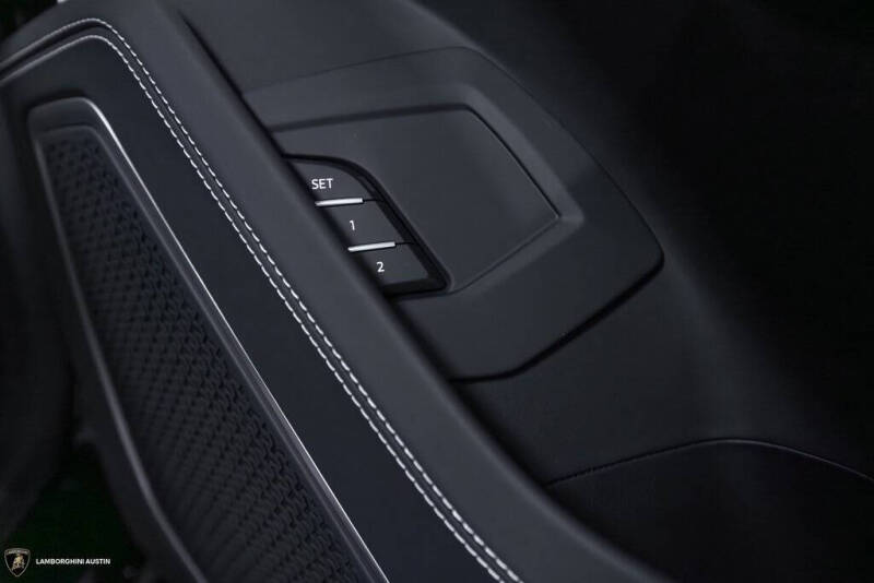 2023 Lamborghini Urus S