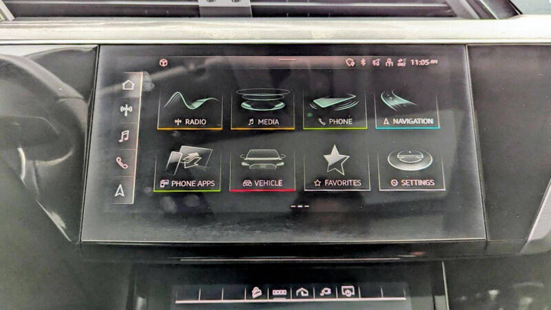 2021 Audi e-tron quattro Premium