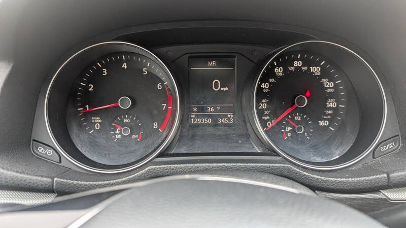 2016 Volkswagen Passat 1.8T SE