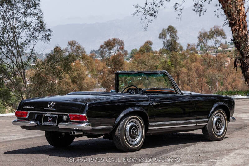 1966 Mercedes-Benz 230SL