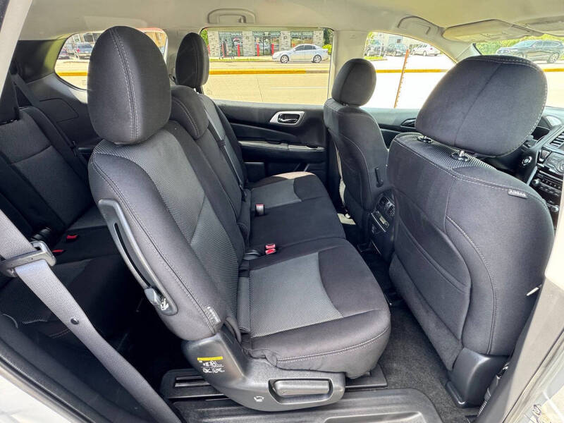 2018 Nissan Pathfinder SV