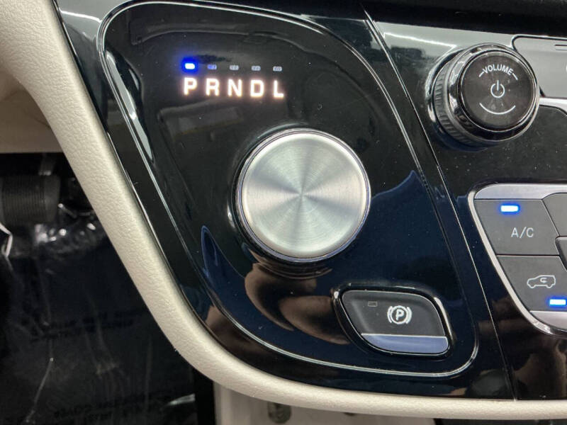 2020 Chrysler Pacifica Touring L